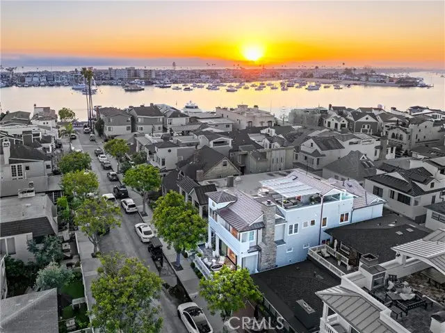 121 Garnet, Newport Beach, CA 92662 - Image #2