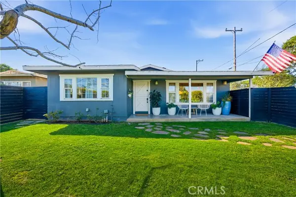 1953 Maple, Costa Mesa, CA 92627
