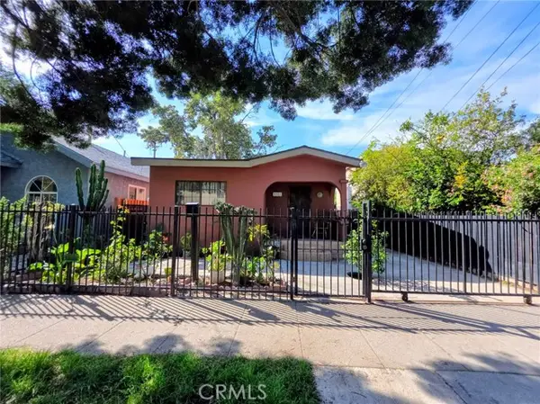 5323 Latham, Los Angeles, CA 90011