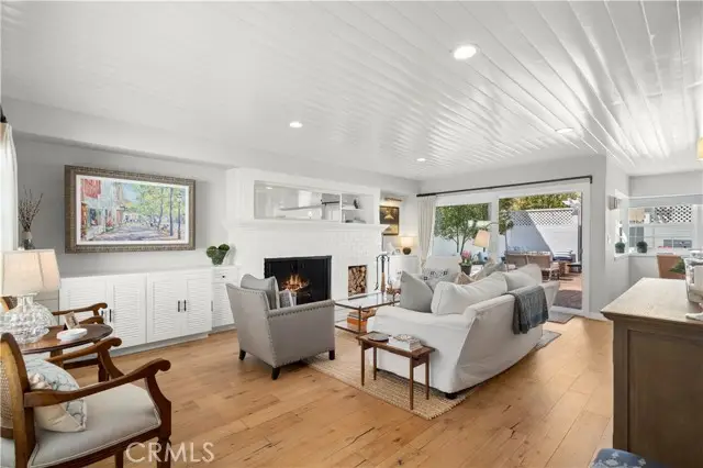 213 Via Mentone, Newport Beach, CA 92663 - #3