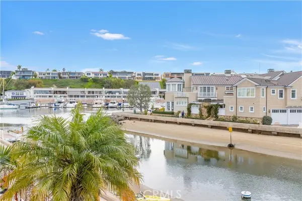325 Grand Canal, Newport Beach, CA 92662