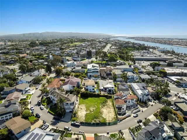 230 Ocean View Avenue, Newport Beach, CA 92663 - #1