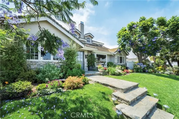 332 Holmwood Drive, Newport Beach, CA 92663