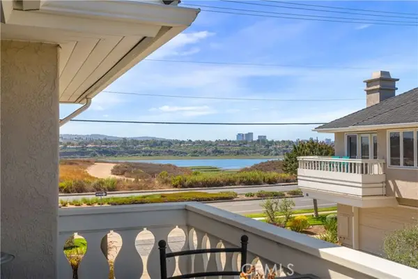 2463 Irvine Avenue  #A2, Costa Mesa, CA 92627