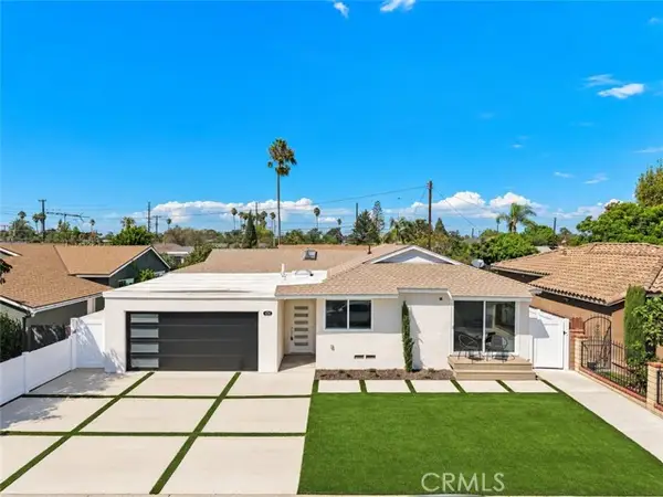 674 Senate Street, Costa Mesa, CA 92627