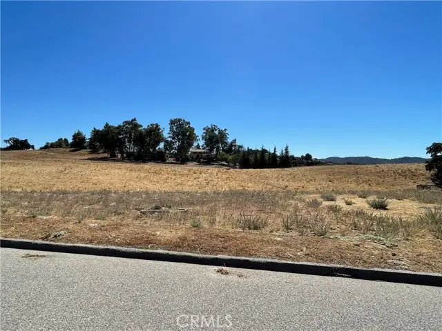 2140 Holly Drive, Paso Robles, CA 93446 - #2