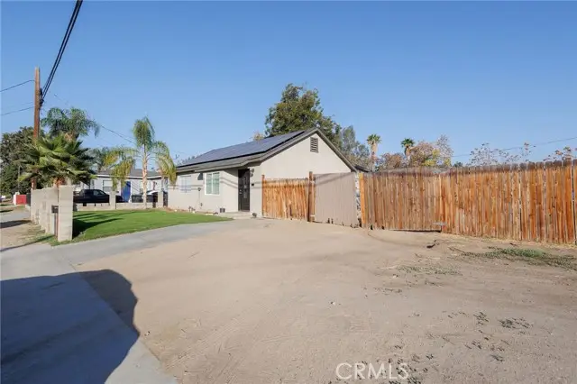 1724 Terrace, Bakersfield, CA 93304 - Image #3