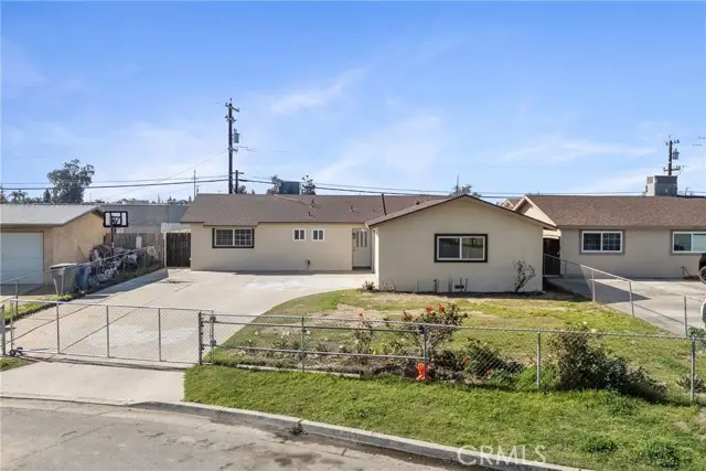 5817 Gary, Bakersfield, CA 93307 - #3