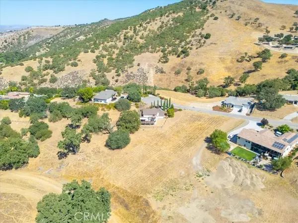 9850 Bluegill Drive, Paso Robles, CA 93446