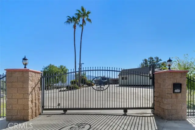 300 Anderson Drive, Hemet, CA 92544 - #2