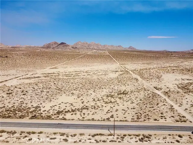 9 Camp Rock Road, Lucerne Valley, CA 92356 - #2