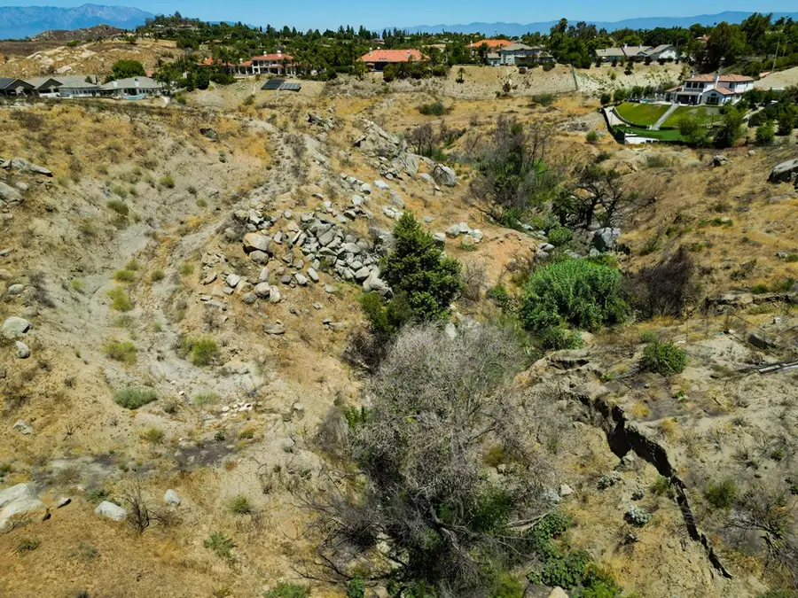 6743 Canyon Hill Drive, Riverside, CA 92506 - #2