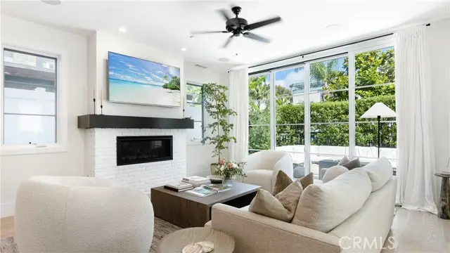 435 Fernleaf Avenue  #1, Corona Del Mar, CA 92625 - Image #1