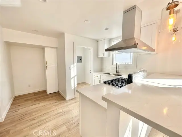 5718 Manhattan Place, Los Angeles, CA 90062 - Image #2