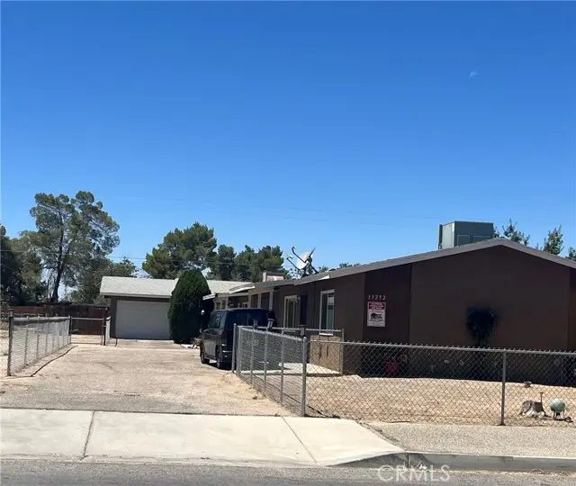13252 Navajo Road, Apple Valley, CA 92308 - #3