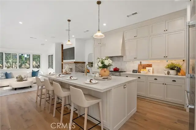 337 Holmwood Drive, Newport Beach, CA 92663 - Image #2