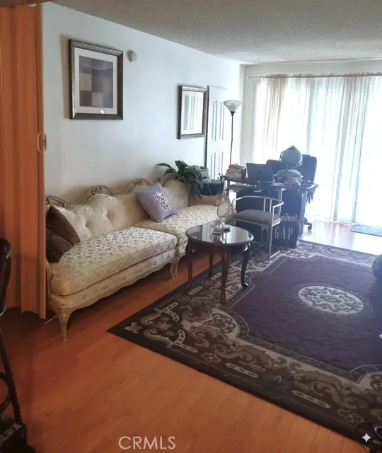 5460 White Oak Avenue  #C101, Encino, CA 91316 - Image #3