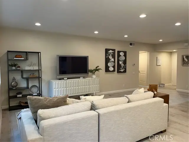 1025 Kings Rd  #105, West Hollywood, CA 90069 - Image #1