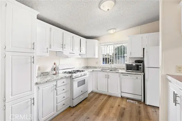 10701 Cedar  #112, Bloomington, CA 92316 - Image #2