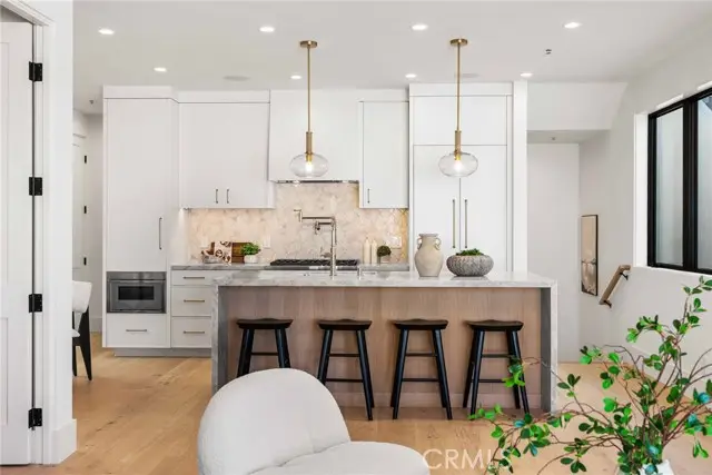 303 Fernleaf, Corona Del Mar, CA 92625 - Image #2