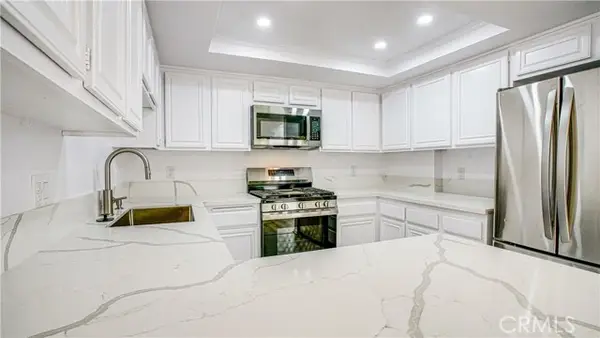 8565 Independence Avenue  #7, Canoga Park, CA 91304