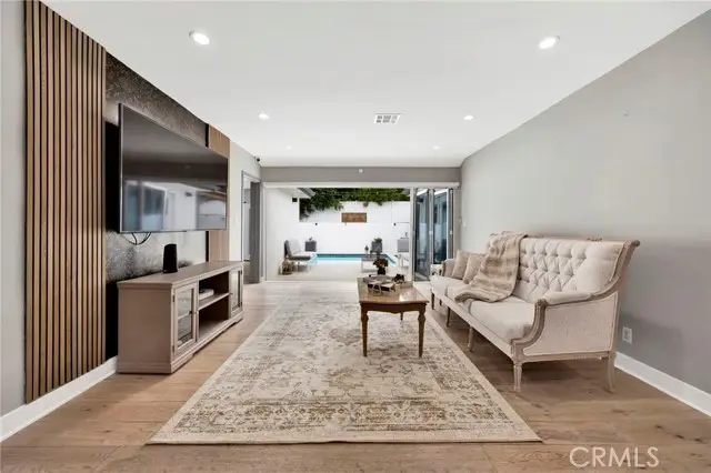 4912 Alonzo Avenue, Encino, CA 91316 - Image #2