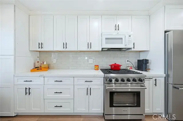 18272 Parkview Lane  #101, Huntington Beach, CA 92648 - Image #1