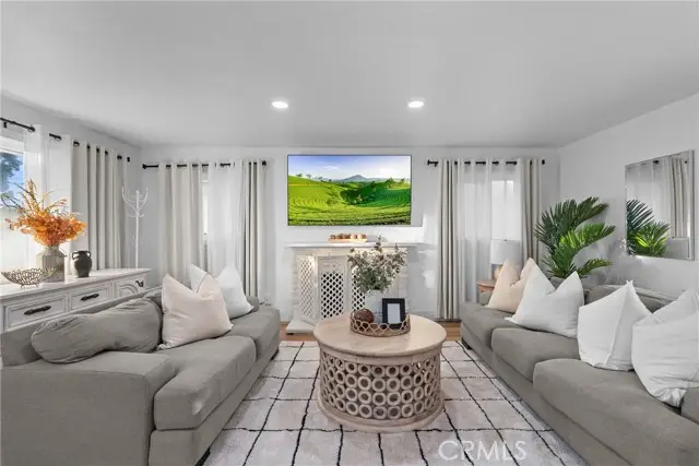 225 Feldner, Orange, CA 92868 - Image #3