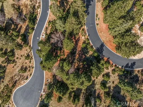 109 MILL POND, Lake Arrowhead, CA 92352