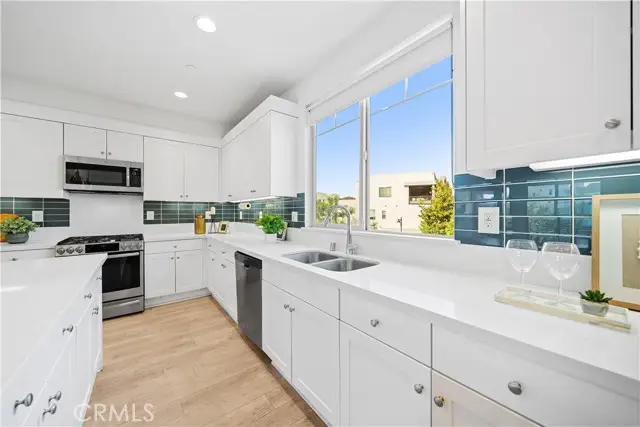 115 Episode, Irvine, CA 92618 - Image #3