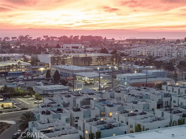 1532 Maxwell Way, Costa Mesa, CA 92627