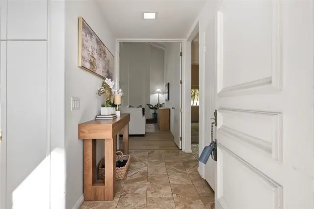 2701 vista umbrosa, Newport Beach, CA 92660 - #2