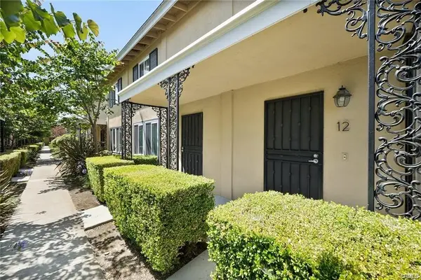 2400 Elden  #12, Costa Mesa, CA 92627
