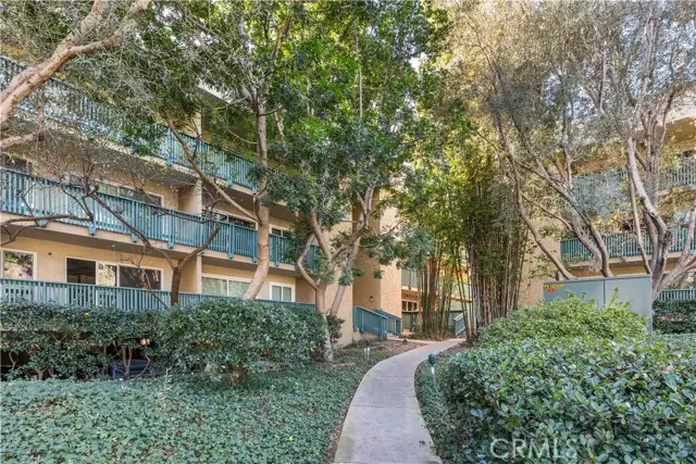 576 Bellflower, Long Beach, CA 90814 - Image #2