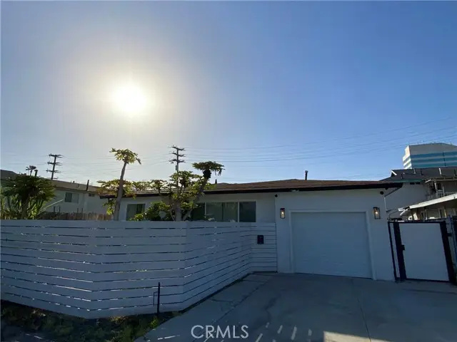17091 B Lane, Huntington Beach, CA 92647 - Image #3