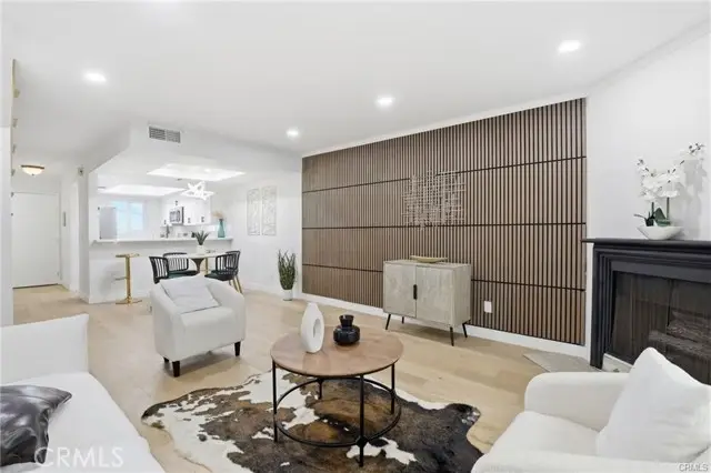 11119 Camarillo  #104, North Hollywood, CA 91602 - Image #1