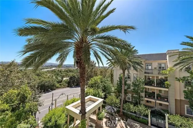 2446 Watermarke, Irvine, CA 92612 - Image #2