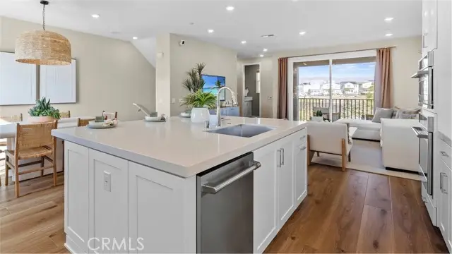 908 Chinon, Irvine, CA 92618 - Image #3