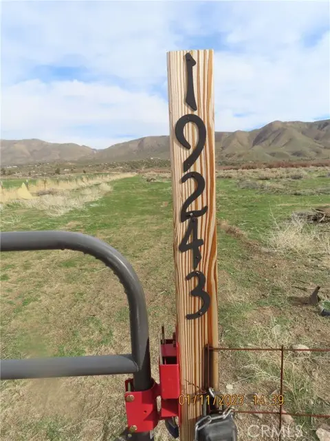 19243 Whitehaven, Hesperia, CA 92345