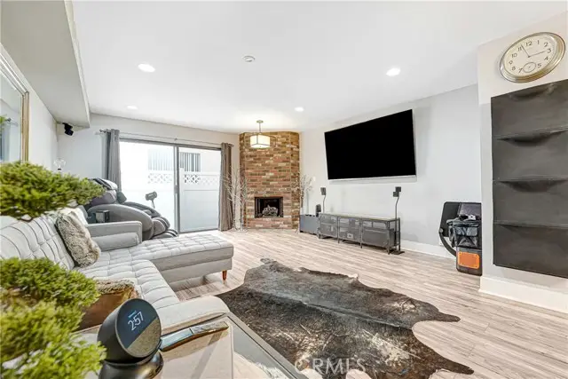 326 Valencia  #C, Burbank, CA 91502 - #3