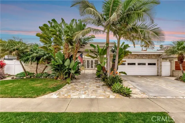 17164 Edgewater Lane, Huntington Beach, CA 92649 - Image #2