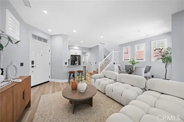 328 Flyers Lane, Tustin, CA 92782