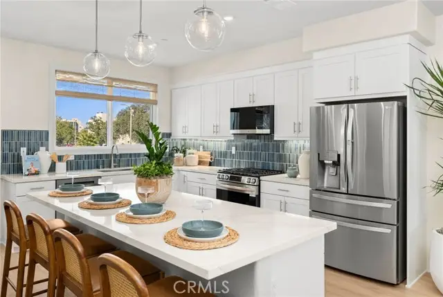 415 Eleanor Street, Pomona, CA 91766 - #2