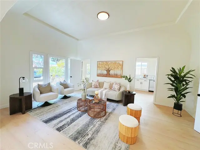 8633 Cimarron Street, Los Angeles, CA 90047 - #3