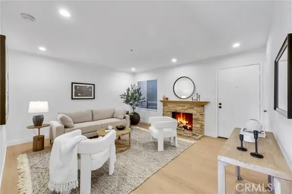 12121 Centralia Street  #302, Lakewood, CA 90715