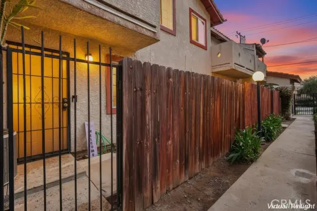 915 Carob Way  #3, Montebello, CA 90640 - #2