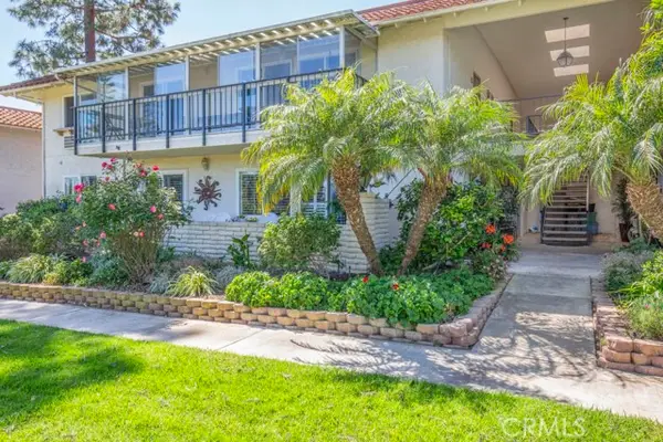 5350 Algarrobo  #B, Laguna Woods, CA 92637