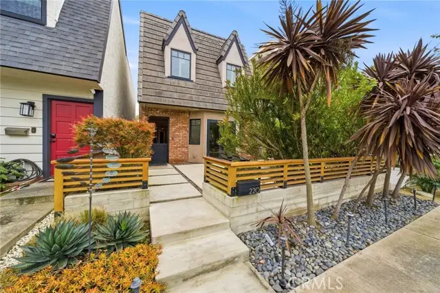 220 Detroit Avenue, Huntington Beach, CA 92648 - #3