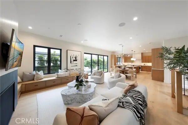 1594 Redlands Place, Costa Mesa, CA 92627