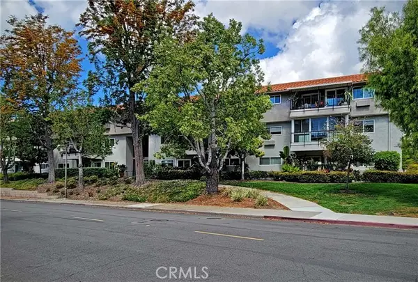 2369 Via Mariposa E.  #1-D, Laguna Woods, CA 92637